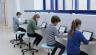 Schüler an ZAP Wandschienen arbeitend, Bild 1, 3.3.2026
